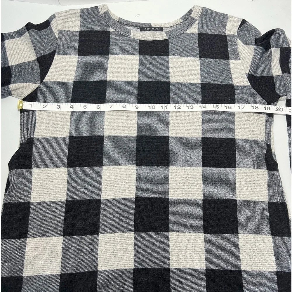Sweet Claire Black Off White Plaid Pull Over Top size Medium